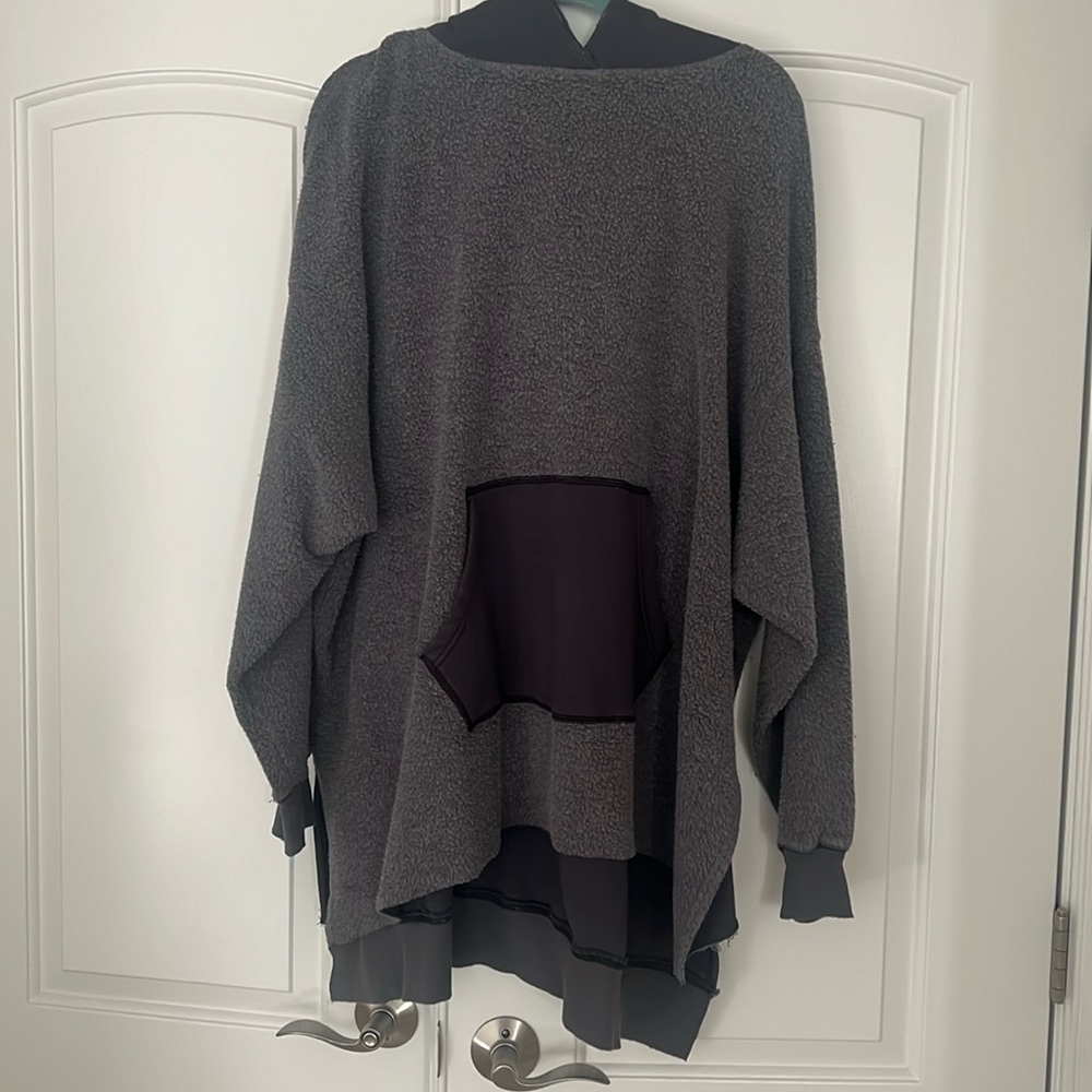 Free people oversized sweatshirt size small